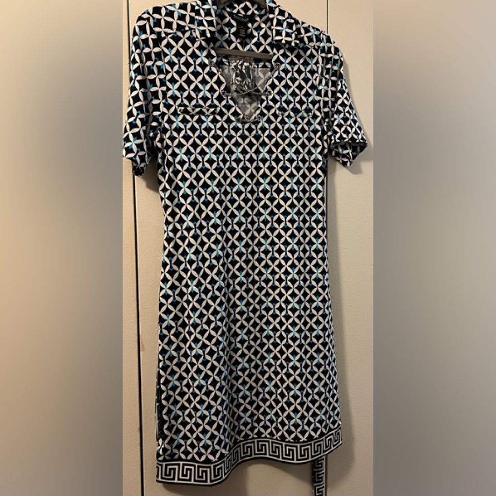 π White House Black Market Black and White A-line Dress with Tie Front (SIZE M) - Picture 5 of 9